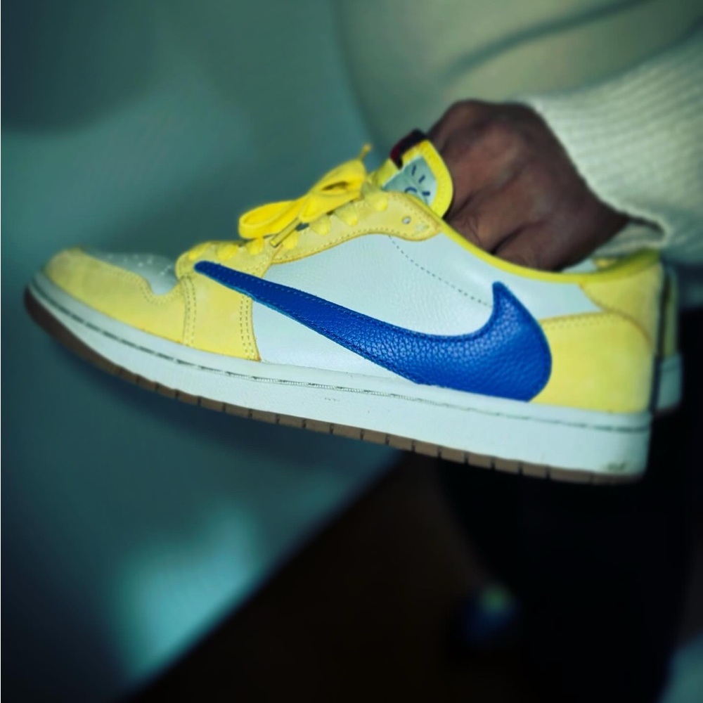 Jordan 1 retro low OG SP TRAVIS SCOTT CANARY
